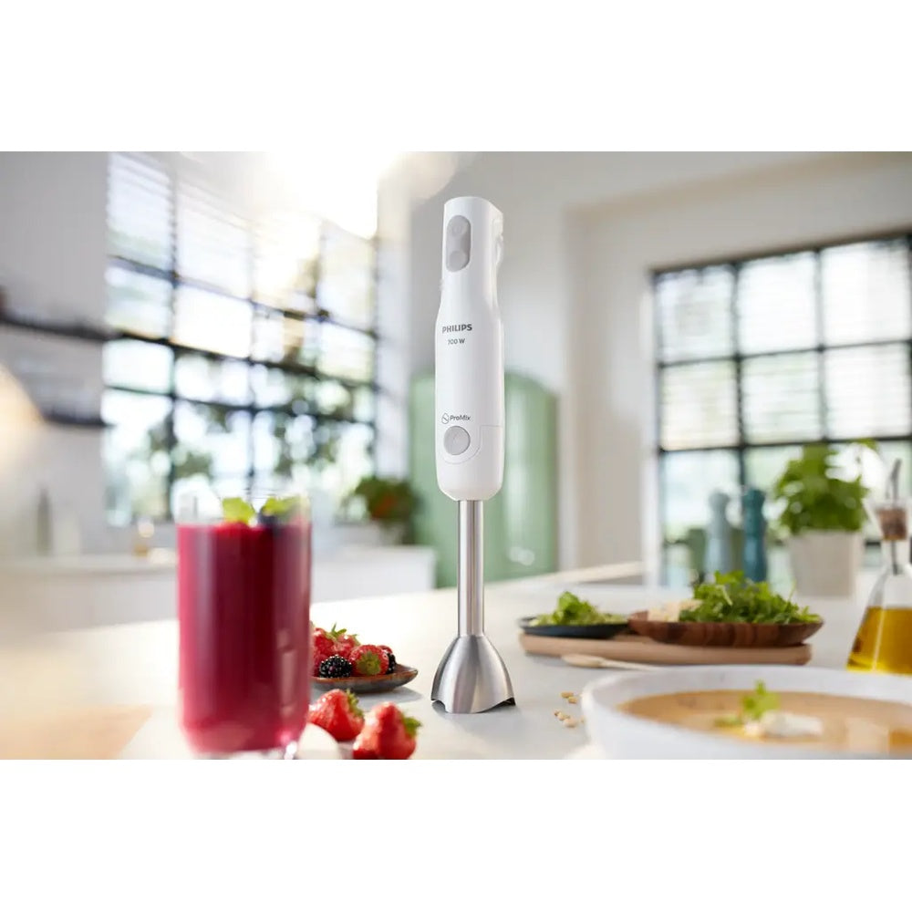 Philips HR2545 hand blender in use